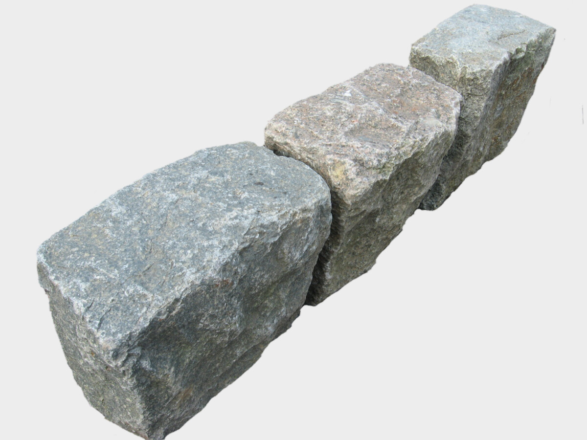 Bordure en Porphyre de réemploi